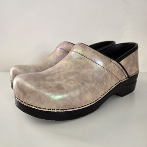 Dansko XP 2.0 Iridescent Leather Clogs Black Soles Size 41